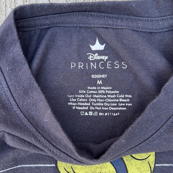 Disney Princess T-shirt Medium - Picture 3 of 6